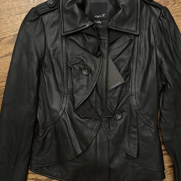 NWT Beautiful Aryn K Genuine Leather jacket size small - Picture 3 of 4